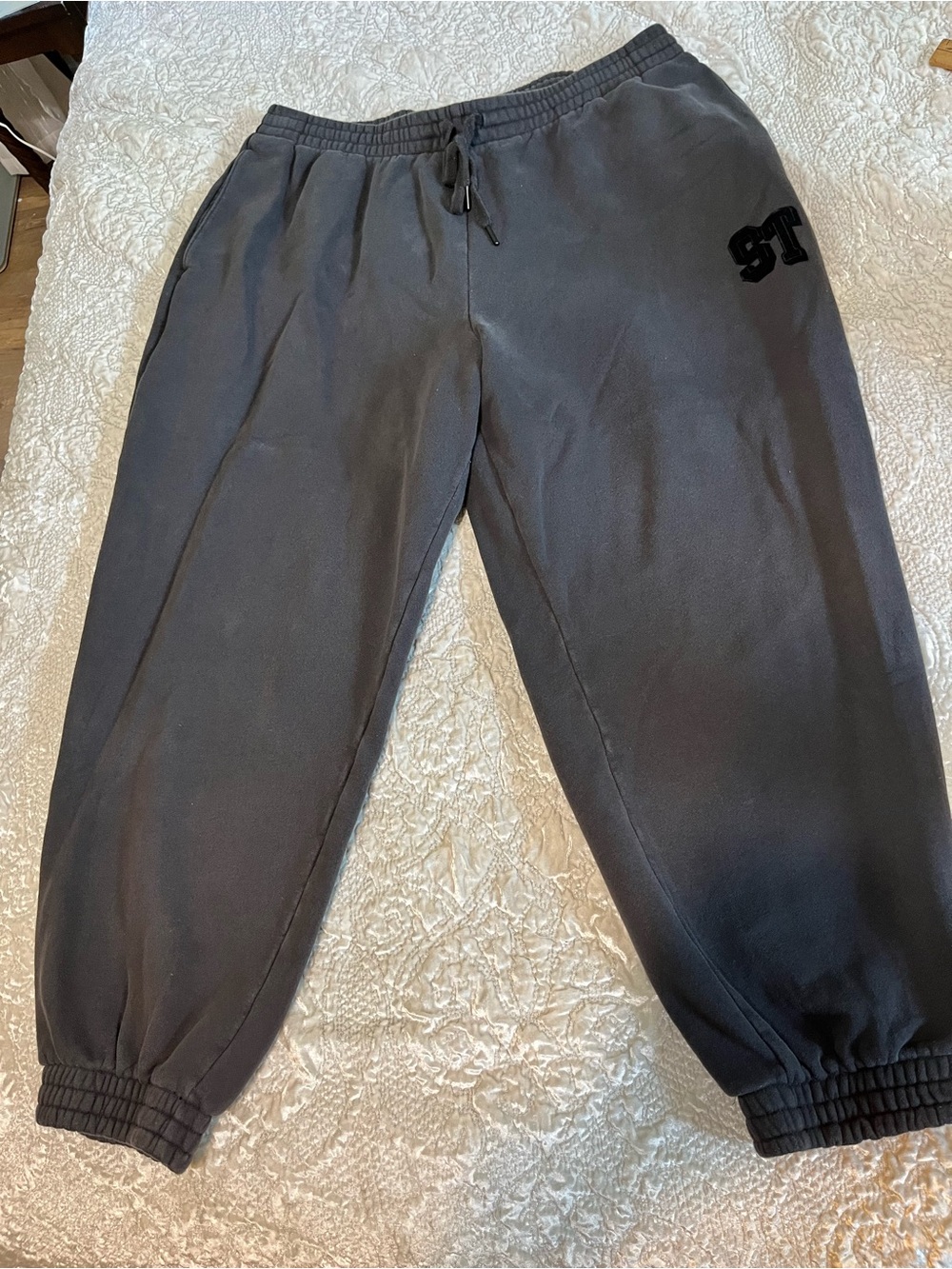 Social Tourist Men’s Charcoal Sweatpants with ST Detail. XL